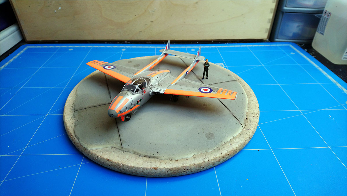 Airfix - De Havilland Vampire T.11 (Central Flying School)_01.JPG
