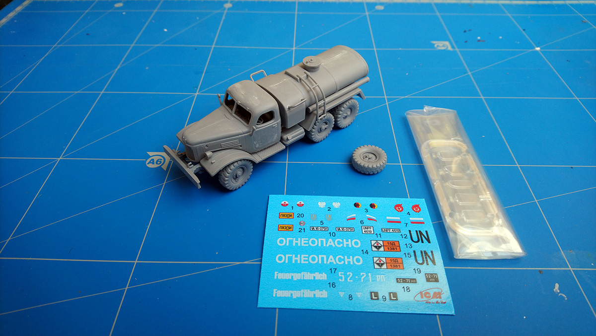 ICM - ZIL 157 Fuel Truck (URSS)_03.JPG
