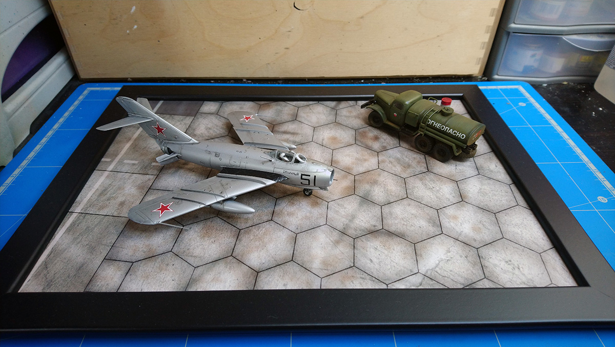 Airfix - Mig 17 Fresco URSS Black 51_05.JPG