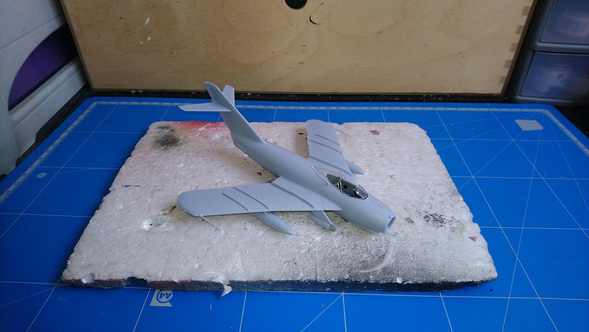 Airfix - PZL Lim-5 (JBG 37 Klement Gottwald)_01.JPG