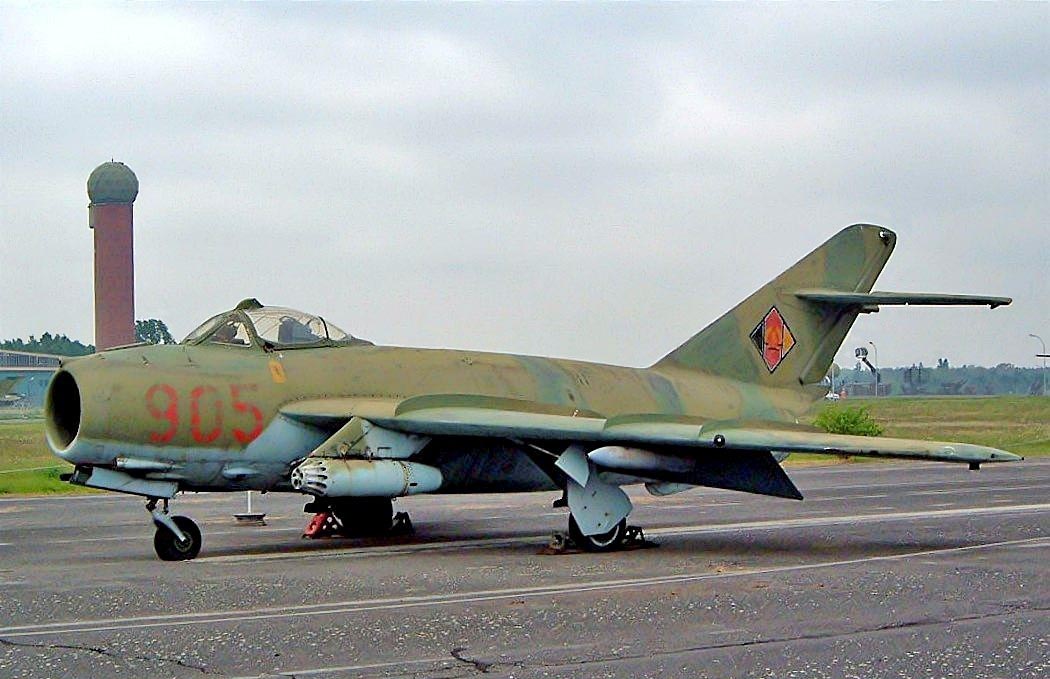 PZL Lim-5 DDR-02.jpg