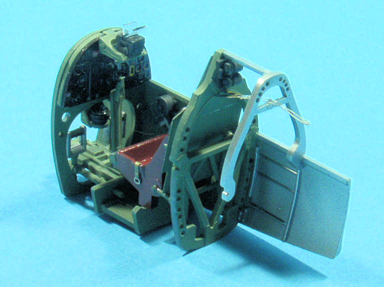 Spitfire LF.IX Eduard 1.48 (01).JPG