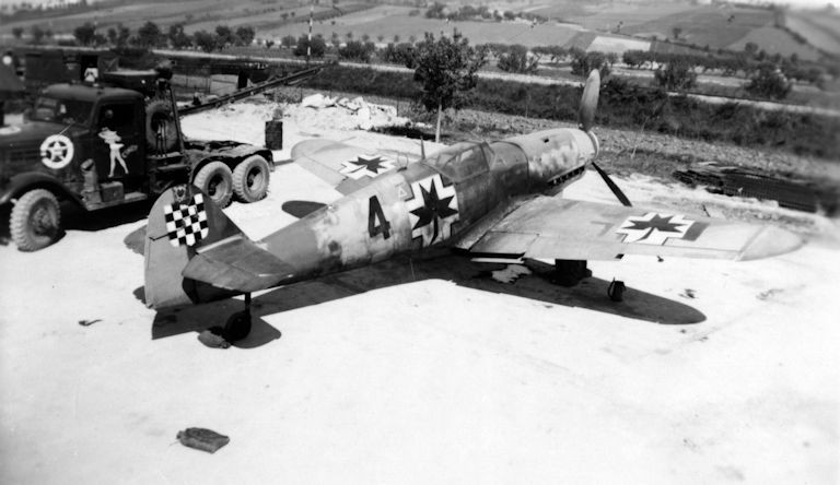 Messerschmitt Bf.109 G-14 AS (4 noir - 2.LJ)-11.jpg