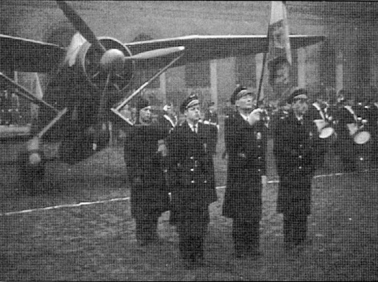 Westland Lysander Mk.IIIA (V9614)-01.jpg