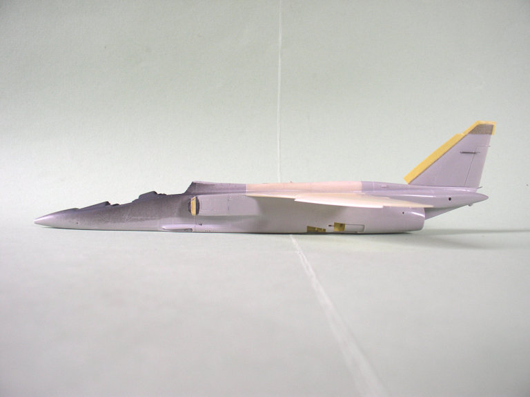SEPECAT Jaguar E - Fuselage + voilure (côté gauche).jpg