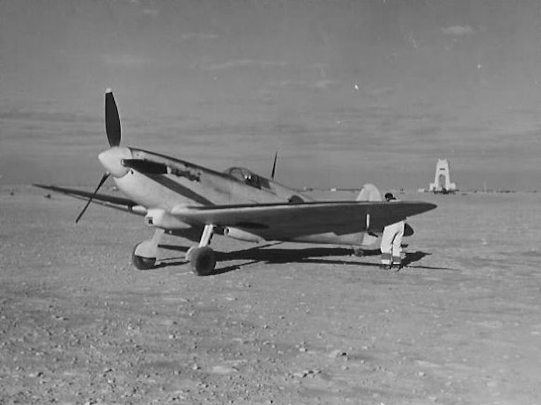 Spitfire PR.IX (BR416 - Std D - 2 PRU)-02.jpg