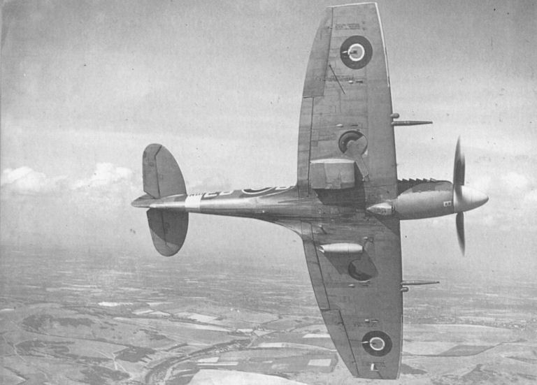 Spitfire F.Mk.XII (MB882 - EB.B - 41 Sq)-01.jpg