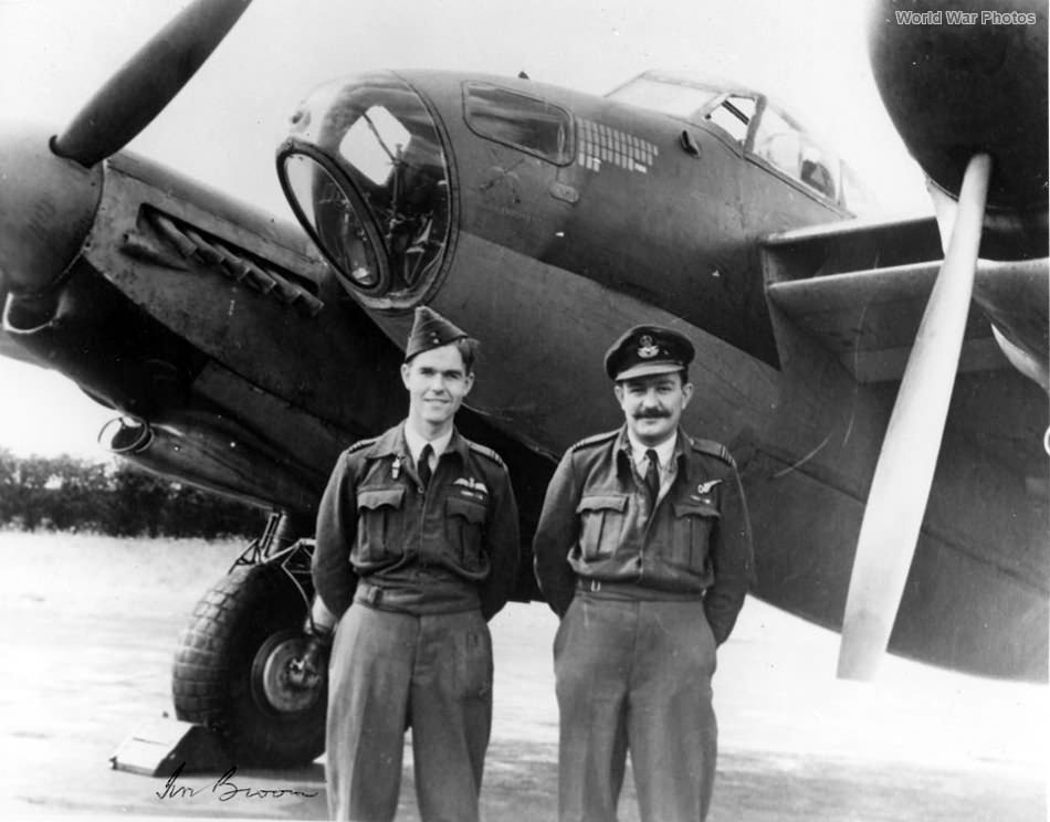 De Havilland Mosquito B.XVI (nose).jpg
