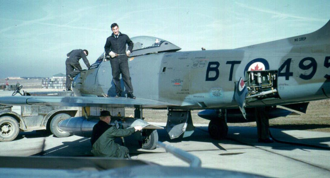 RCAF No.441 Sqn Canadair CL-13B Sabre Mk.6 n°23495 02.jpg
