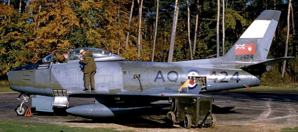 RCAF No.414 sqn Canadair CL-13B Sabre Mk.6 n°23424.jpg