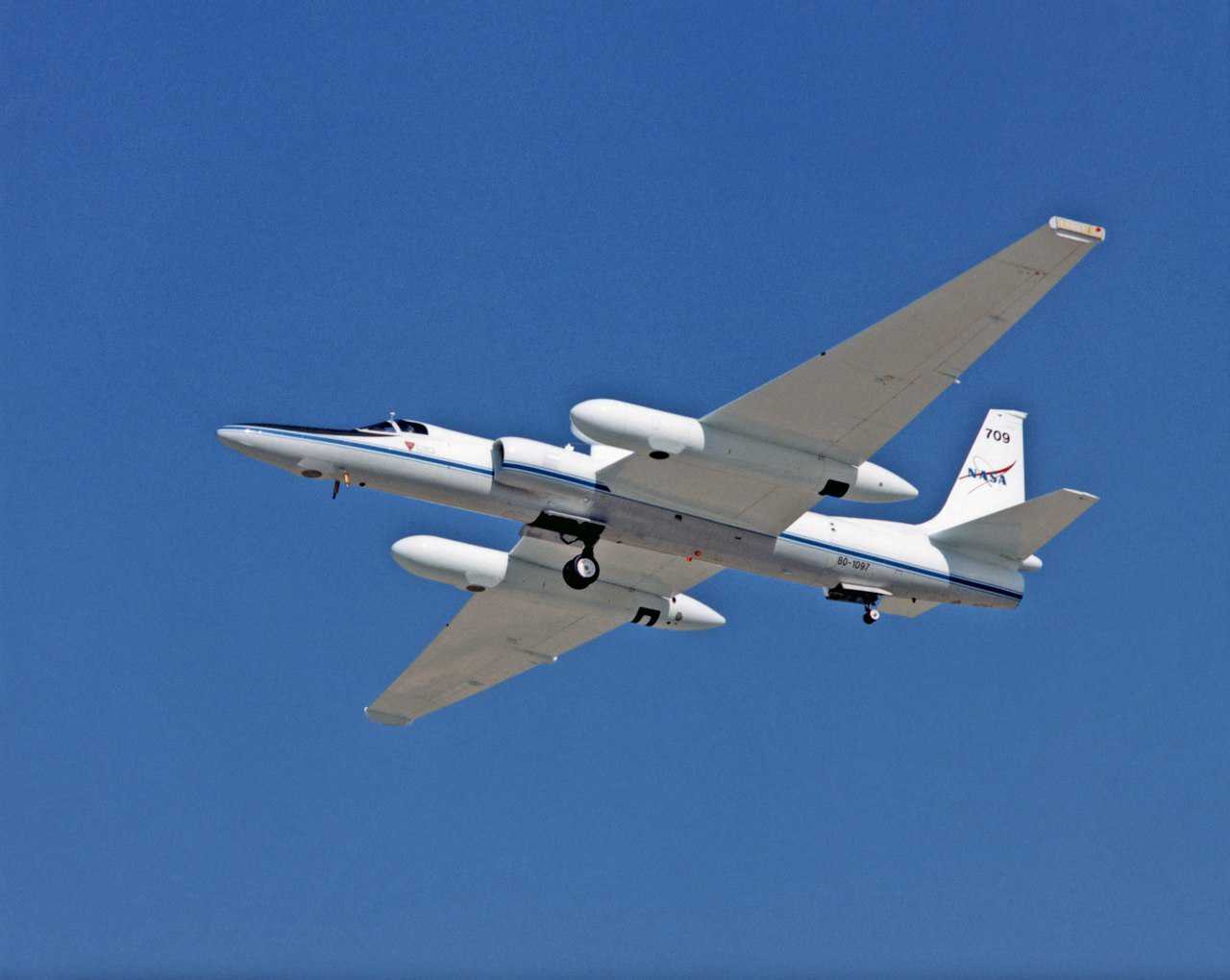 NASAs-Lockheed-ER-2-709-high-altitude-research-aircraft.jpeg