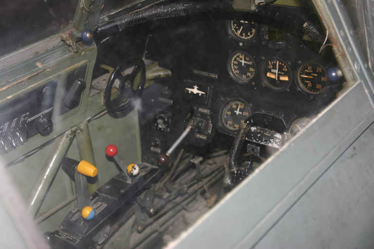 Yak-9 (cockpit - Yakovlev Museum)-01.jpg