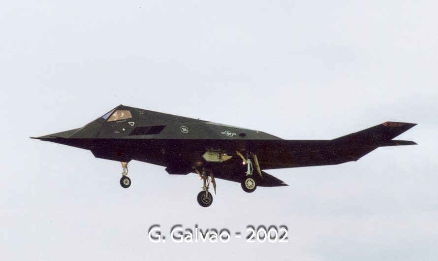 Lockheed Martin F-117 Nighthawk – RIAT 2002