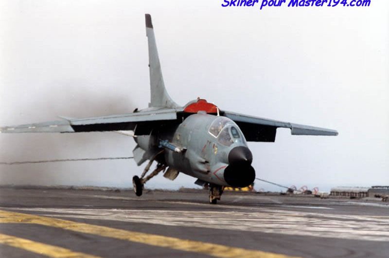 F-8E(FN) – F-8P Crusader – Walkaround